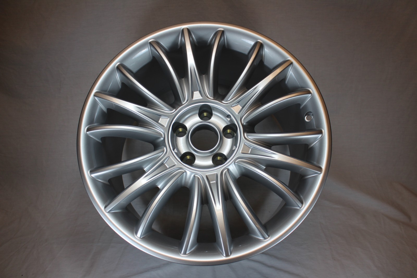 Maserati Factory Rear Wheel Rim Aluminum 10'' x 19'' OEM P/N 670013452