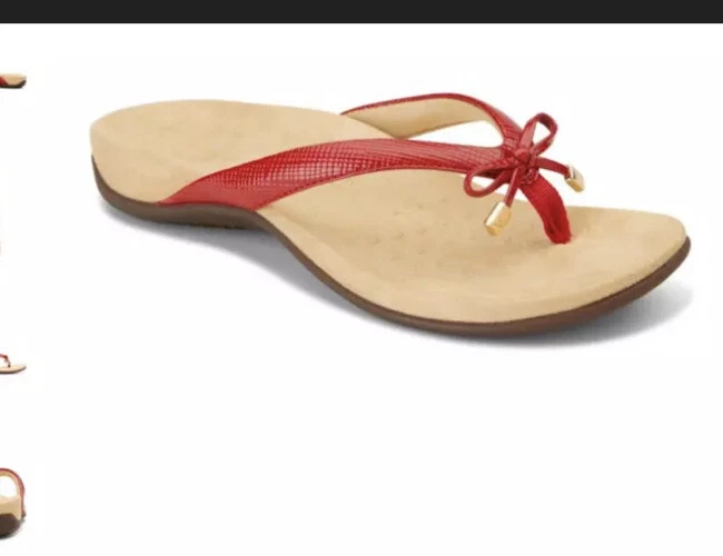 Vionic red store flip flops