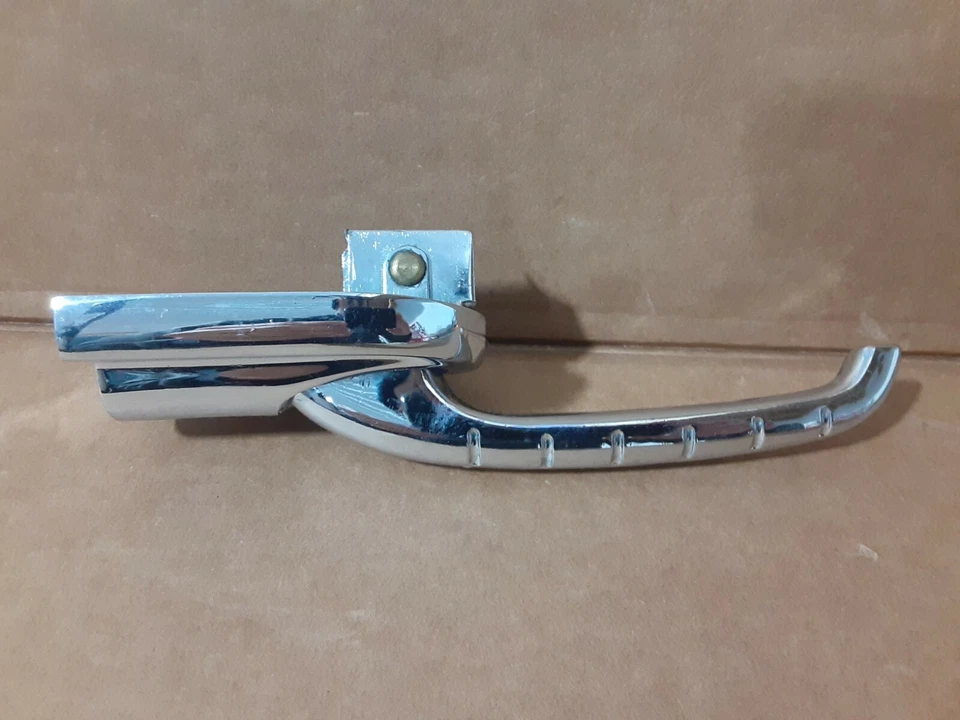 Manija de puerta exterior lateral derecha Studebaker Commander & Land Cruiser 1947-1949 Foto 3 de 4