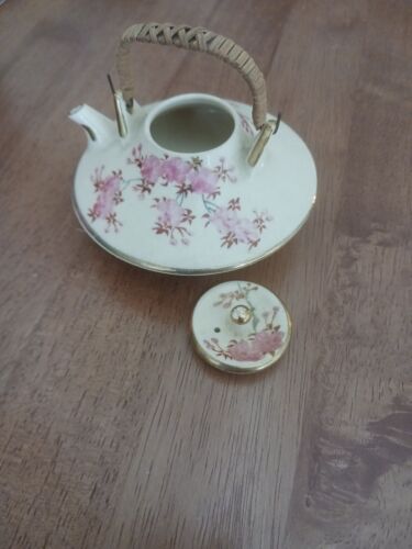 Antiker Miniatur Dreibein Sake Topf R.P.C. Kyoto Kirschblüten um 1925-1950 - Bild 2 von 12