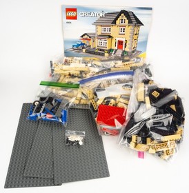 LEGO Creator 3-in-1: Model Town House (4954) Complete, Retired W/ 1 Inst Book