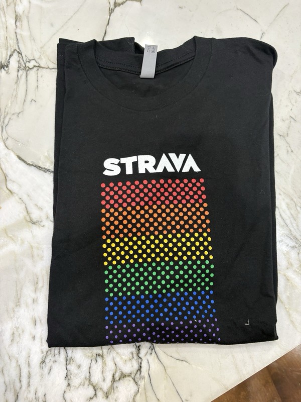 Men’s Medium M black tshirt a LGBTQ Pride NWT Rare Pride 2019 cycling running