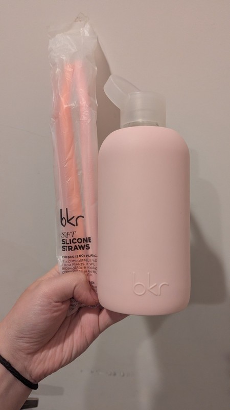 BKR GLASS WATER BOTTLE WITH SILICONE SLEEVE TUTU PALE PINK 16 OZ + 3 STRAWS