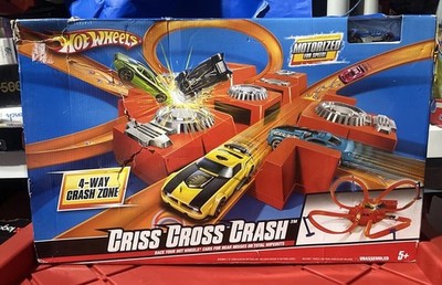 Hot Wheels Criss Cross Crash 4 Way Crash Zone Motorized Race Way One Car READ