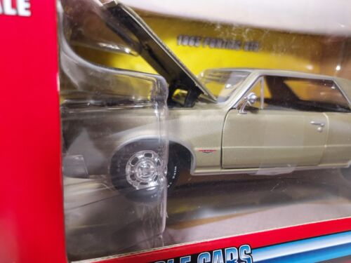 NEW! Johnny Lightning Muscle Cars, 1965 Pontiac GTO, Silver, 1:24 Scale Diecast - Picture 6 of 12