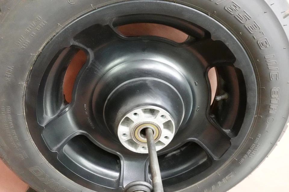 Задний обод колеса шина 2012-2016 Harley Davidson FLHX Street Glide 180/65 B16 - Изображение 4 из 4