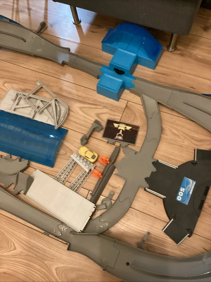 Disney Cars Florida 500 Track Speedway playset - Image 4 of 4