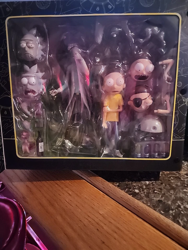 Juego de figuras coleccionables de Ricky y Morty Foto 2 de 3