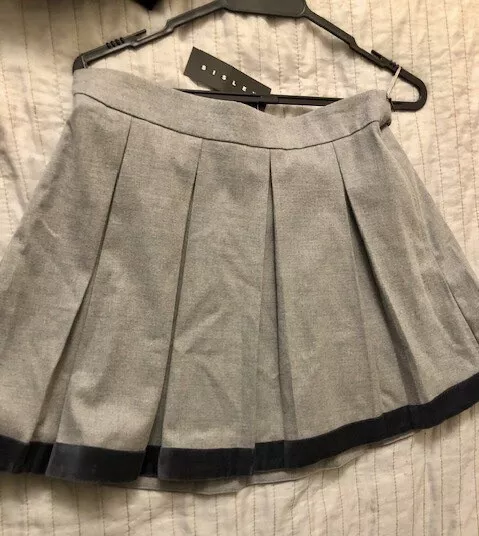 Short pleated skirt clearance 40