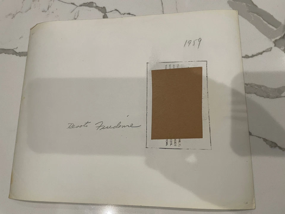 Foto de prensa DeSoto Firedome 1959 con modelo impreso en blanco y negro Foto 4 de 4