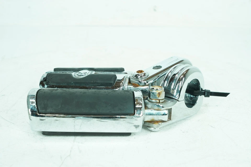 2005 Harley Touring Road Glide Front Right Left Highway Foot Pegs Willie G Skull - Image 4 of 4