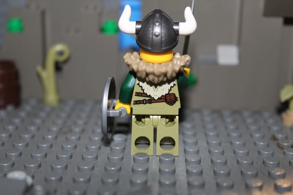 Lego Viking Swordsmen - Image 2 of 2