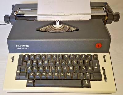 OLYMPIA Report de Luxe SKE elektrische Schreibmaschine getestet QWERTZ