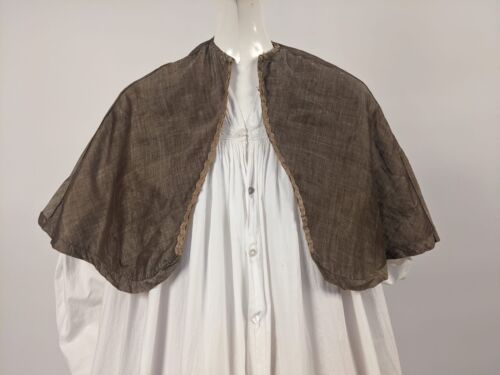 ANTIQUE PRE CIVIL WAR HAND SEWN GREY PELERINE CAPE FOR DRESS - Picture 2 of 8