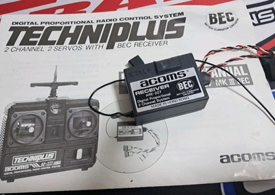 Acoms ARE-227 Empfänger für Funkgeräte.
