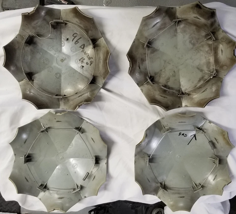 4x 95-99 Genuine GM 25620005 Center Cap Oldsmobile Aurora, 88, 98. OEM Shipped! - Image 2 of 4