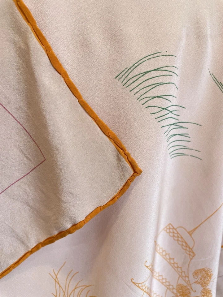 Bufanda de seda Yves Saint Laurent rosa claro estampado pagoda oriental naranja #A121 Foto 4 de 4