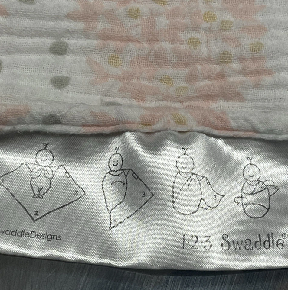 Manta de Muselina Floral Swaddle Designs Rosa Gris Punto Algodón Envoltura Recepción Foto 4 de 4