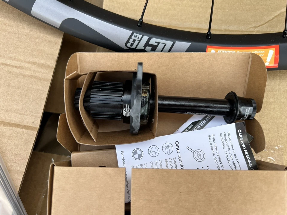 E*Thirteen LG1 - Race Carbon Enduro Rear - 29" x 30mm - 148x12mm - Microspline - Image 4 of 4