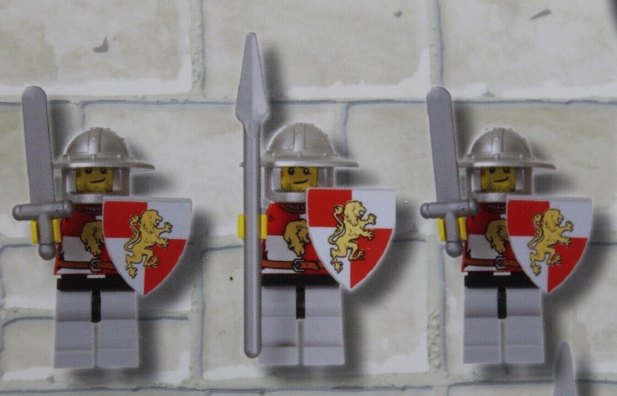 Lego Kingdoms Chess Lions V Dragons Mini fig Minifigure