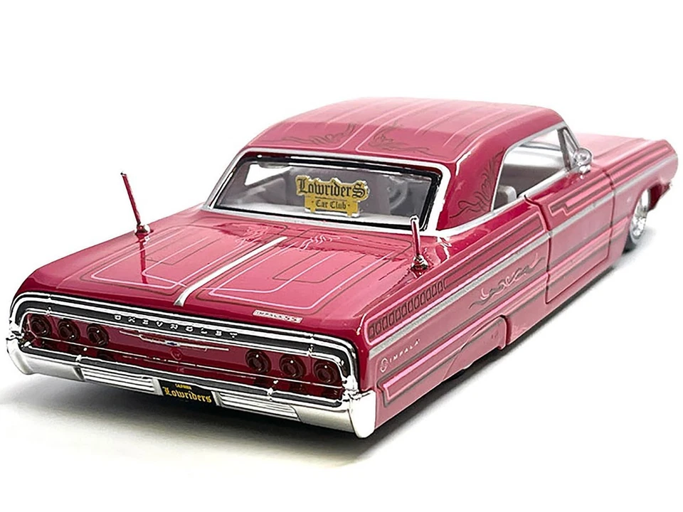 Maisto 1:26 Design Lowriders 1964 Chevrolet Impala SS Lowrider Pink - Image 2 of 3