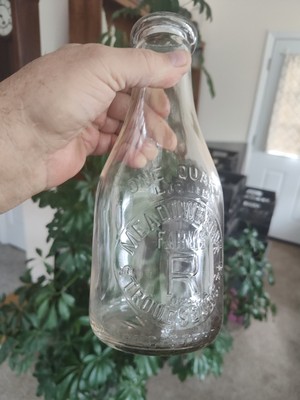 Vintage Stroudsburg PA Milk Bottle Quart Meadowbrook Farms Dairy Monroe County