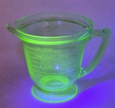 Vintage T&S Handimaid Measuring Cup 16oz 2 Cup Green Glass USA READ
