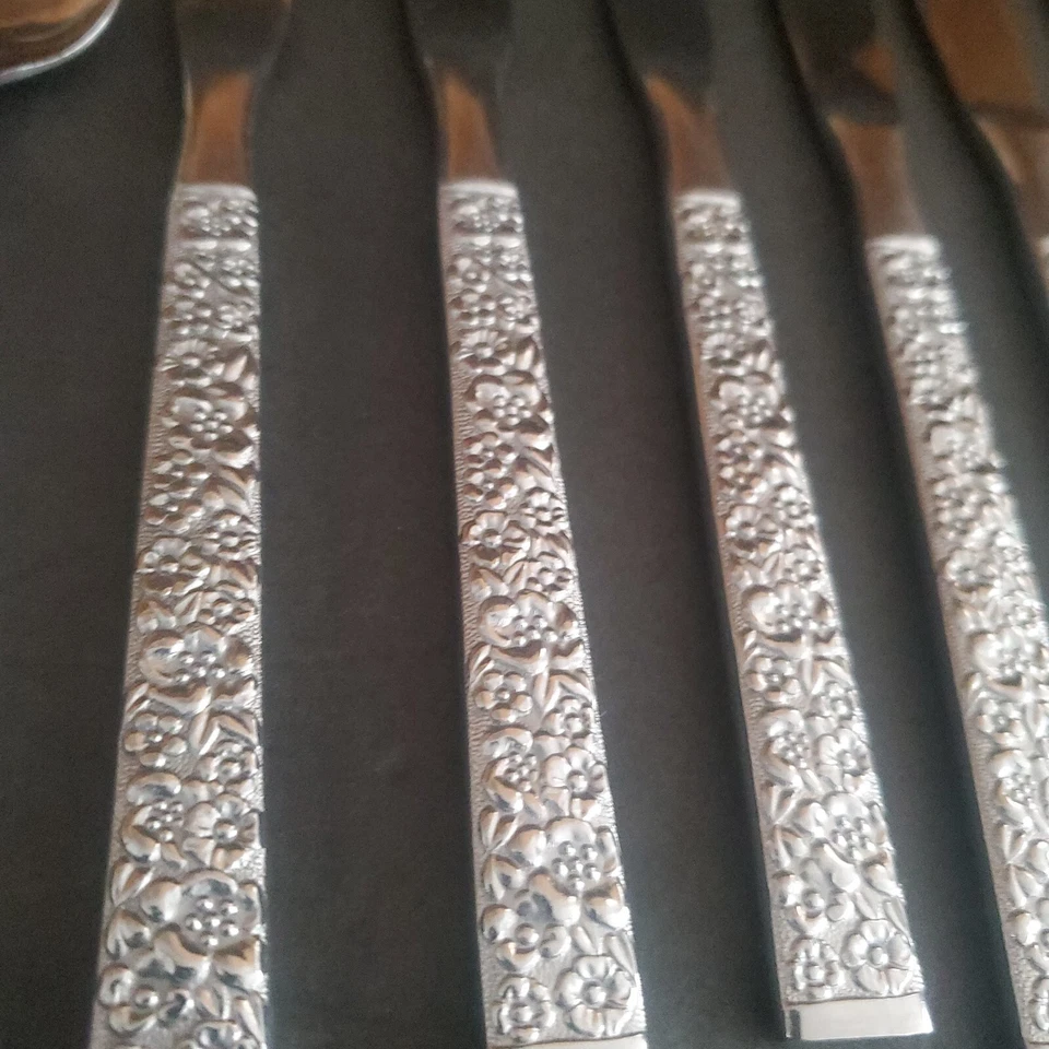 42 Pieces FLOWER GARDEN by Hull Japan Stainless Ornate Fork Spoon Knife Used - Image 2 of 4