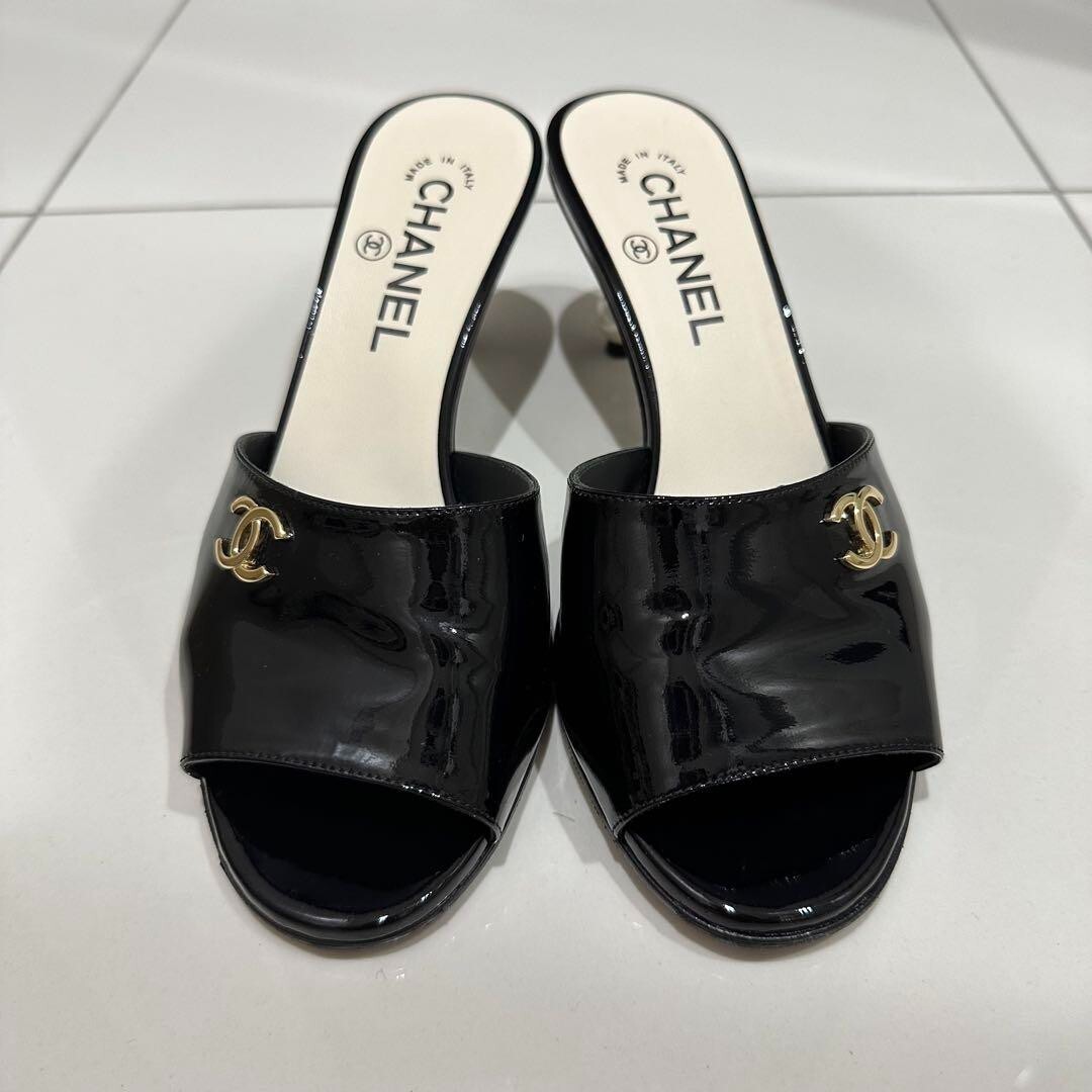CHANEL COCO MARK Pearl Heel Sandals Mules Pumps Shoes Women CHANEL COCO MARK Pearl Heel Sandals Mules Pumps Shoes Women