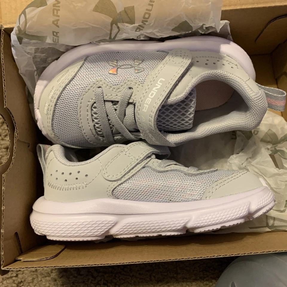 Новый под ARMOUR UA GINF Assert 10 AC Athletic туфли ребенка ясельного возраста девочки размер 6k серый - Изображение 4 из 4