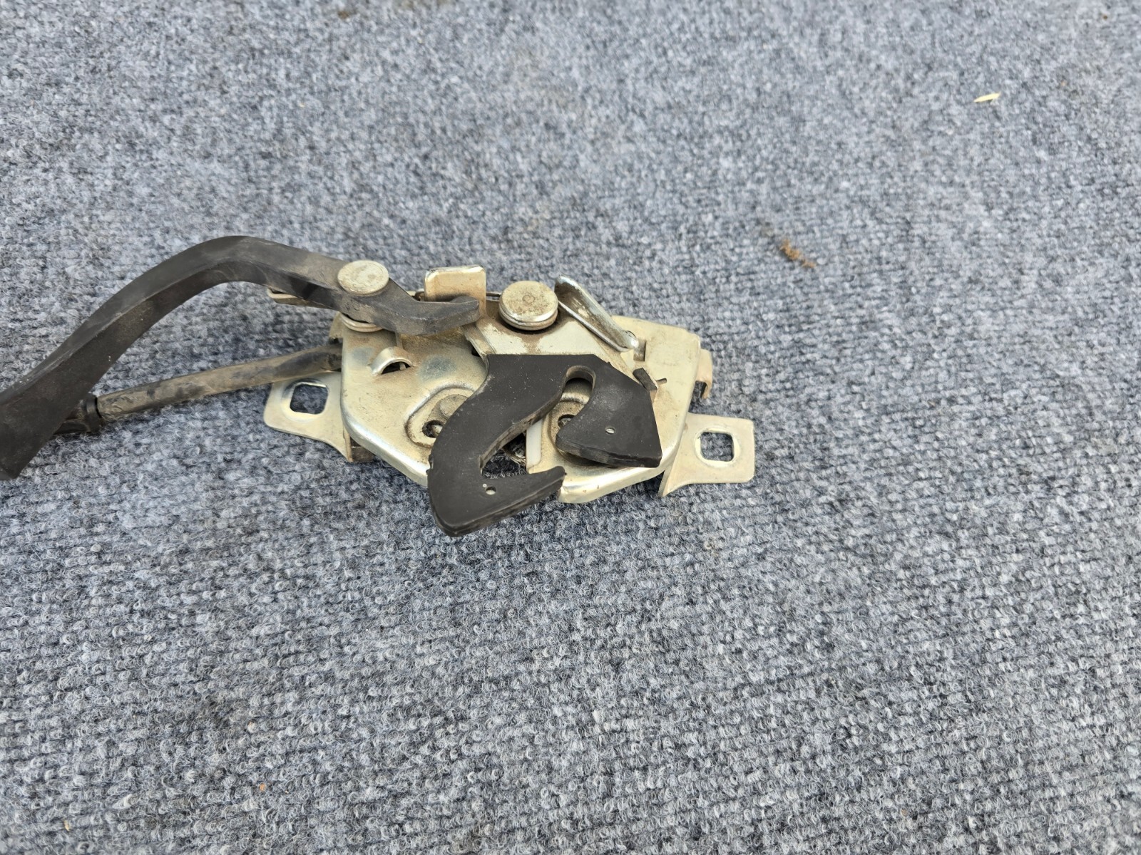 HOOD SAFETY LOCK LATCH OEM 119K 08-19 MASERATI GRANTURISMO