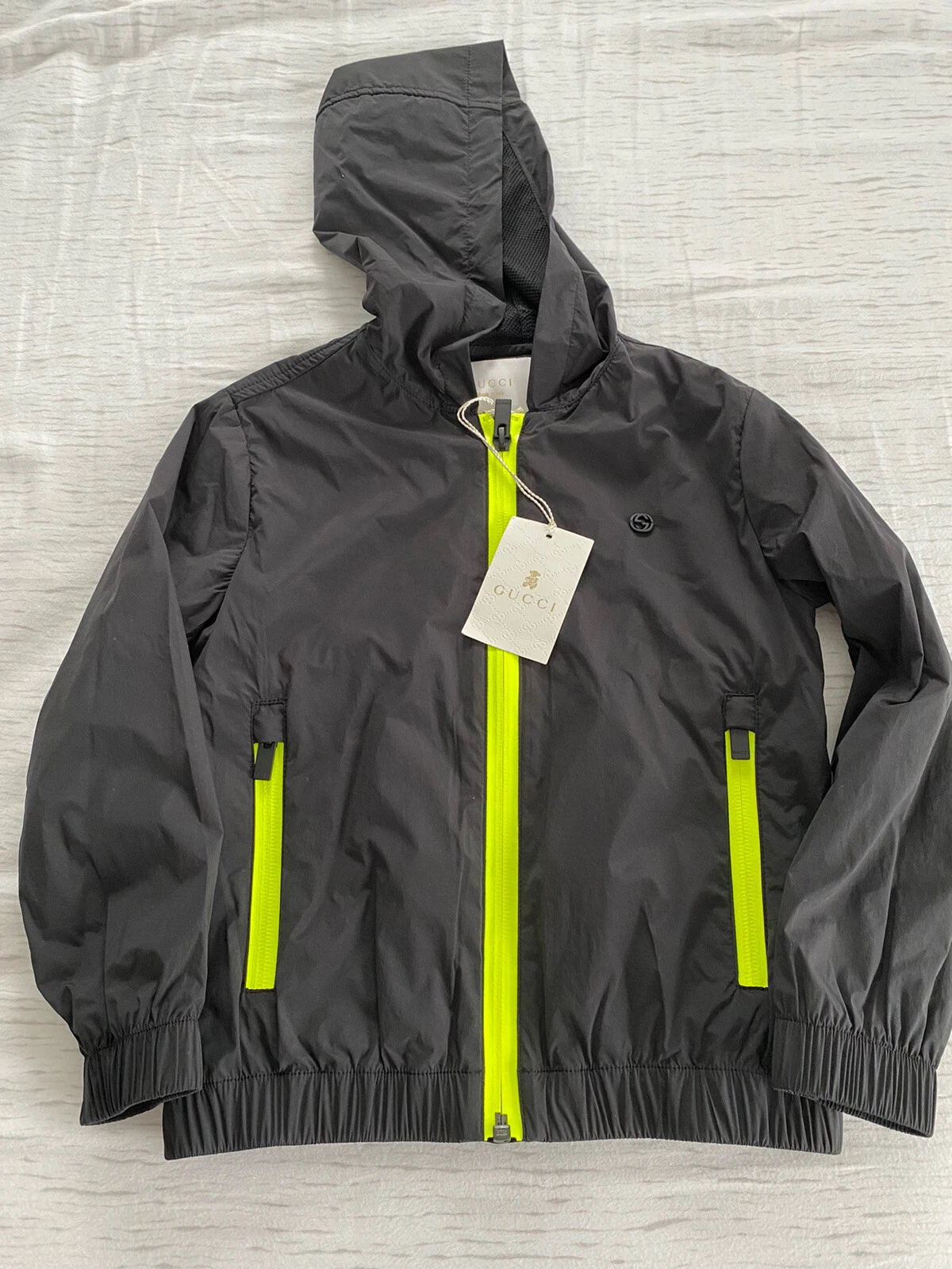 Autentica giacca leggera Gucci Rain ragazzo taglia 4T nera neon