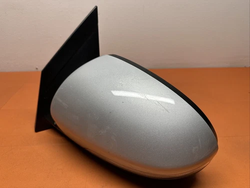 049652 | 16 - 2018 Hyundai Tucson Driver Mirror Left Blind Spot SILVER T/Signal