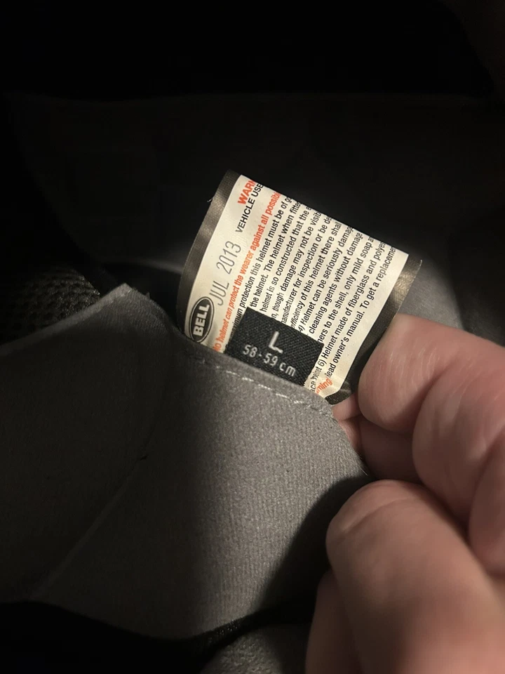 Casco de motocicleta Bell Rogue tamaño medio con protector de boca (talla L, negro brillante) Foto 4 de 4