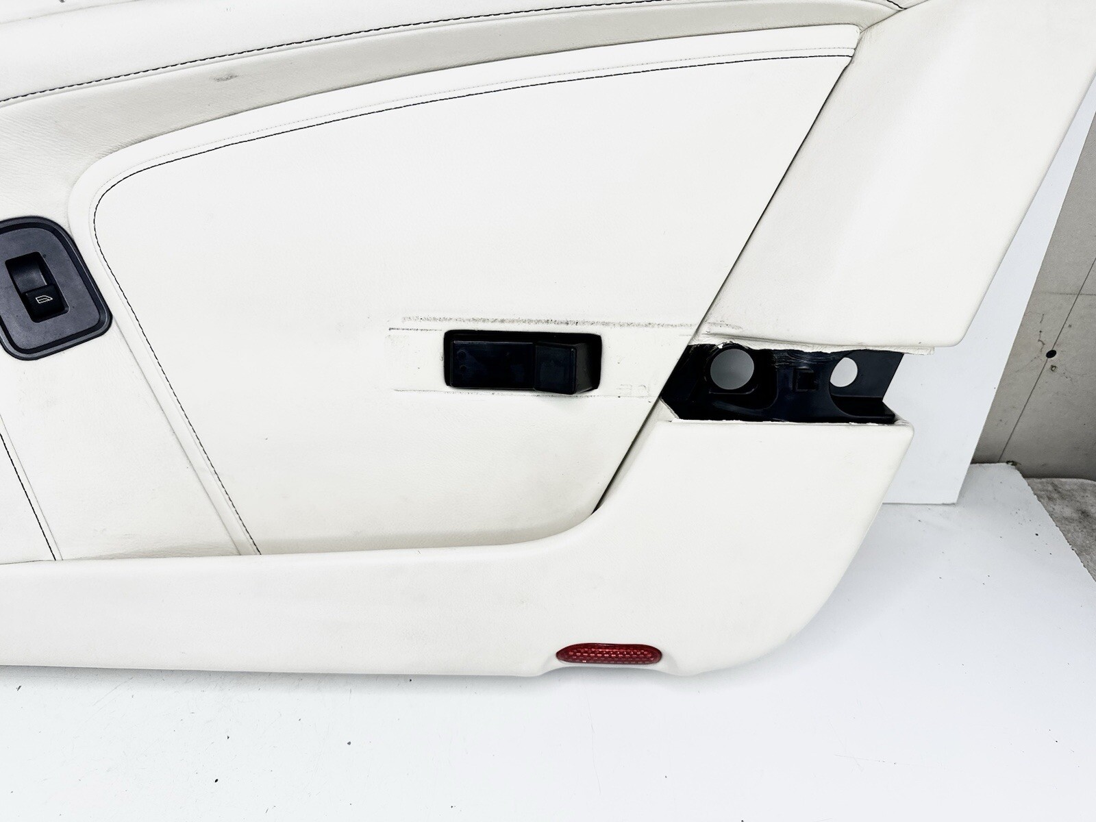 ✅ 2005 - 2016 Aston Martin DB9 Passenger Door Panel Trim Interior Handle OEM