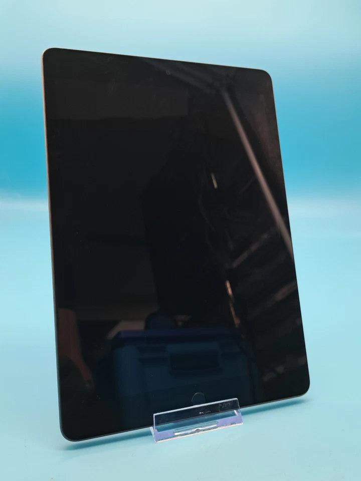 Apple iPad (9th generation) · 64GB · Cellular, photo 2 of 4