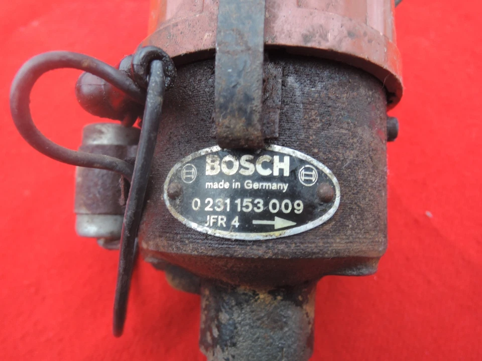 BOSCH 0 231 153 009 JFR 4 Used IGNITION DISTRIBUTOR Volvo 144 - Image 2 of 4