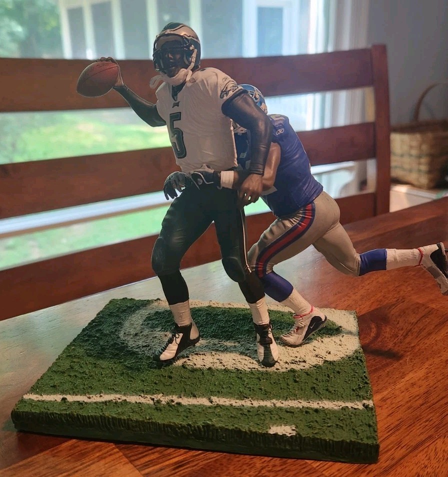 Donovan McNabb Michael Strahan Figure 2004 NFL Football McFarlane Toys Eagles