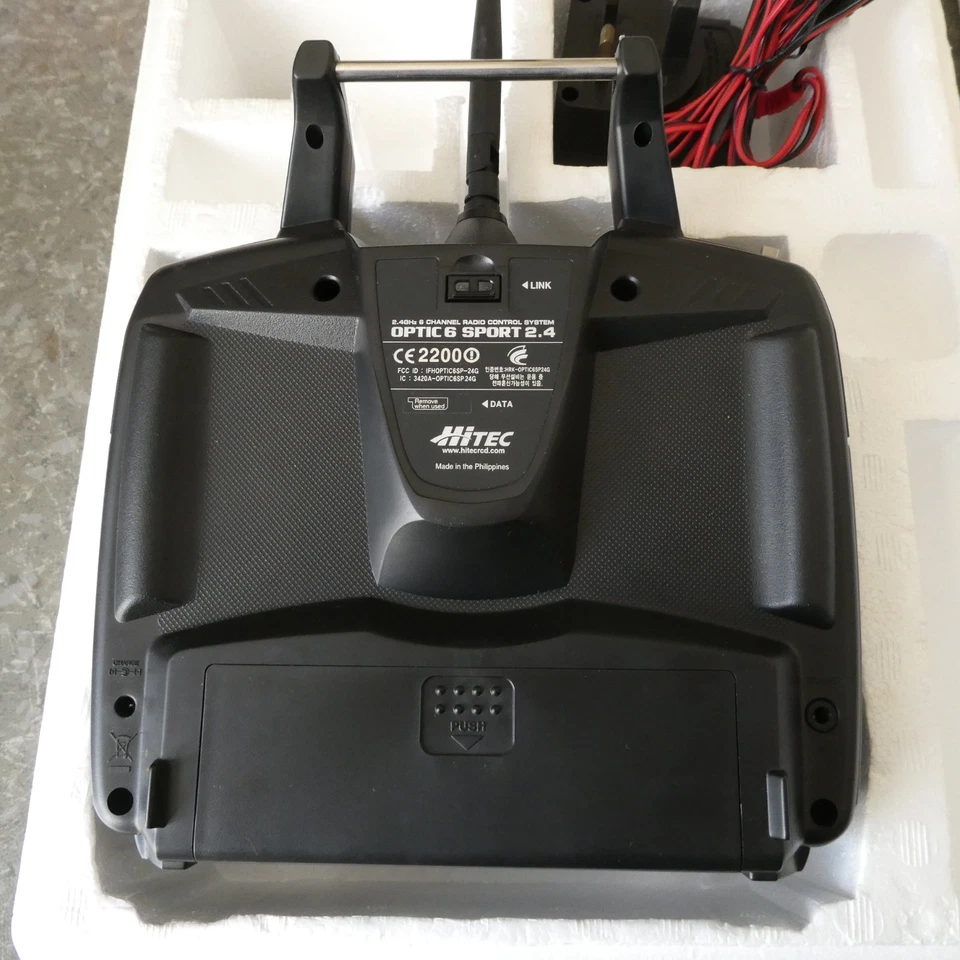 HITEC OPTIC 6 SPORT 6 CHANNEL 2.4GHZ TRANSMITTER  IN ORIGINAL BOX ref st - Image 3 of 4