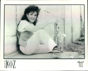 Press Photo: DAVE KOZ 8x10 B&W 1990