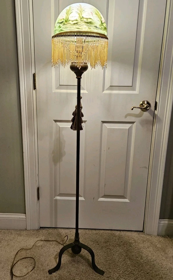 1930's Deco Nouveau Floor Lamp with Reverse Painted Glass Shade and Glass Fringe - Image 3 of 4