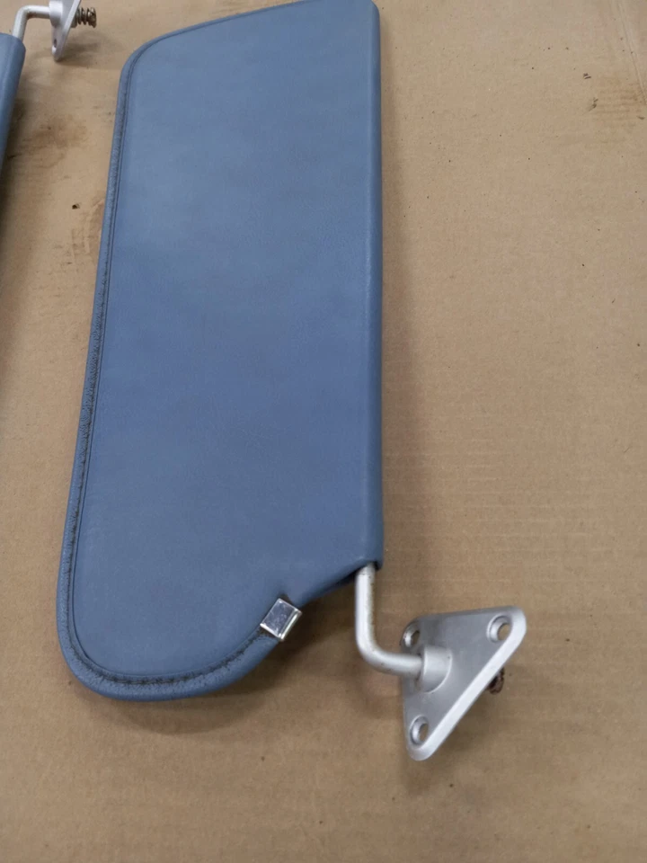 💥 CARGADOR DODGE RAM/RAM 1980-93 TRACCIÓN EN LAS 4 RUEDAS AZUL OEM PARASOLES DIESTRO Y DERECHO BONITO Foto 2 de 4