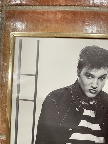 Póster de alta calidad de Elvis Presley en blanco y negro 1987 - Elvis enmarcado bailando - Imagen 2 de 6