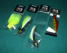 4 Fulling mill  Pike flies flies new in packets Bomber striped, Chart 4/0