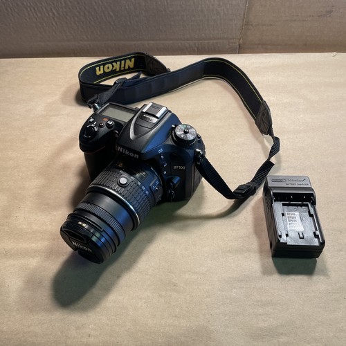 Nikon D7100 DSLR Camera with DX VR AF-S NIKKOR 18-50mm 1:3.5-5.6G II Lens -MINT