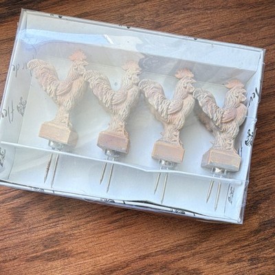 de lis Rooster Metal Resin Bottle Stoppers Set of 4 Animal Theme Beige
