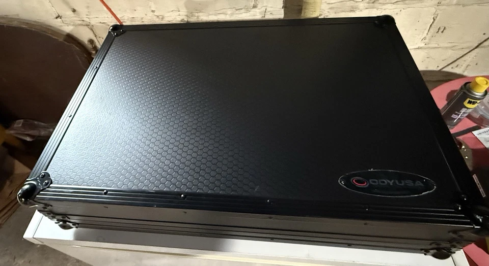 Pioneer FLX 10 DJ 4Ch. DJ Controller With Black Odyssey Road Case  - Image 2 of 3