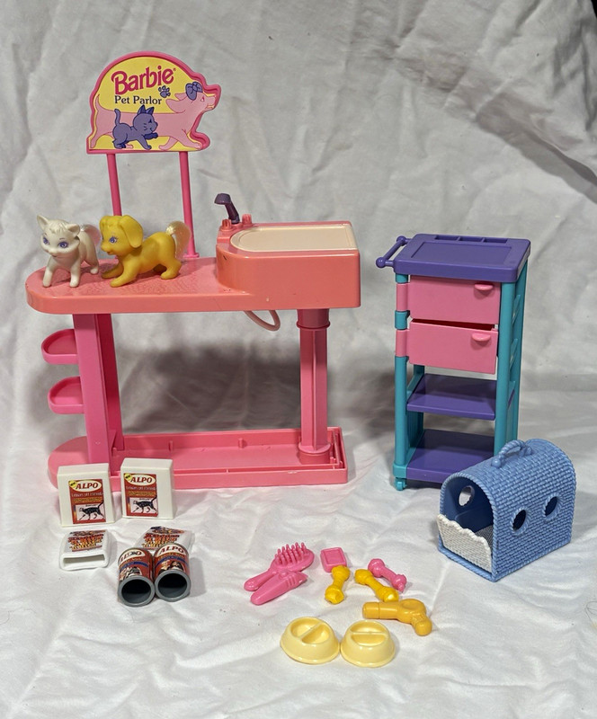 1994 Pretty Pet Barbie Set incomplete