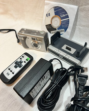 HP Photosmart 935 5.3MP Digital Camera 3x Optical Zoom ,power cords & Dock