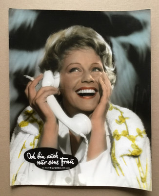 Ich bin auch nur eine Frau (Kinofoto '62) - Maria Schell / Telefon / Zigarette